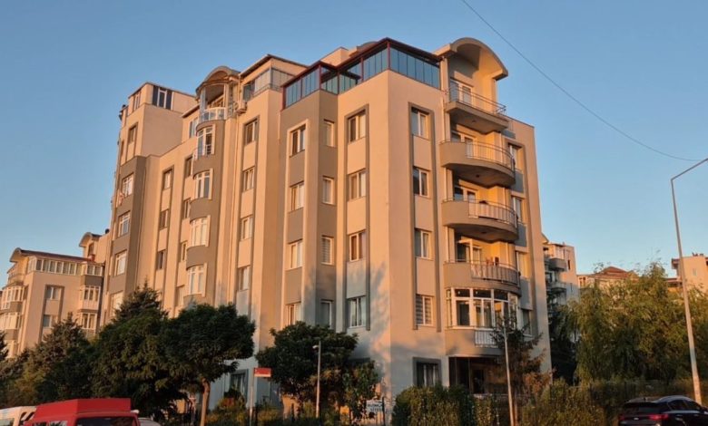 bahcesehirde karisini silahla agir yaralayan sahis ardindan silahi kendi kafasina dayadi 54c7e523130d |