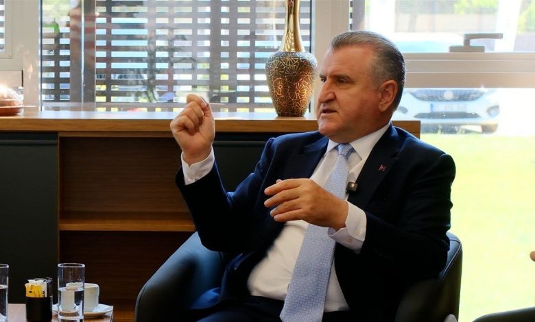 Bakan Bak ‘Bizim Kort’a konuk oldu 1 bakan bak bizim korta konuk oldu fb60aaa702a6 |