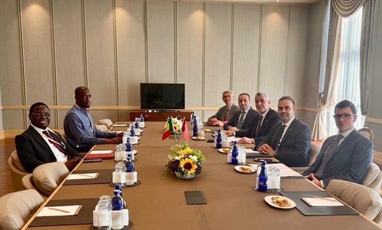 bakan bolat ve bakan kacir senegal ticaret ve sanayi bakani diop ile bir araya geldi 3d7913814875 |