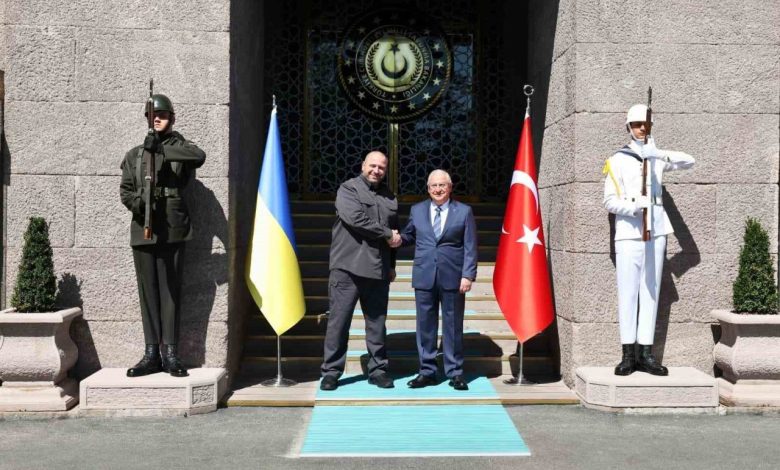 Bakan Güler, Ukraynalı mevkidaşı Umerov ile bir araya geldi 1 bakan guler ukraynali mevkidasi umerov ile bir araya geldi 95433bd09c42 |