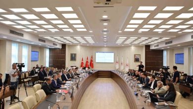 bakan isikhan memur sen baskani yalcin ve hizmet kollarinda ilgili sendika temsilcileri ile bir araya geldi 15497361f50b |