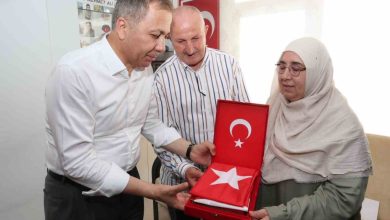 bakan yerlikayadan sehit ahmet doganin denizlideki baba ocagina ziyaret 12994d75f1b1 |