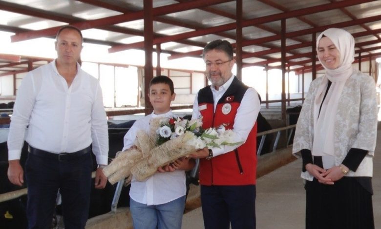 bakan yumakli 2026dan itibaren her yil 200 bin bas hayvani kendi ureticimizden karsilayacagiz f555719ccb4d |