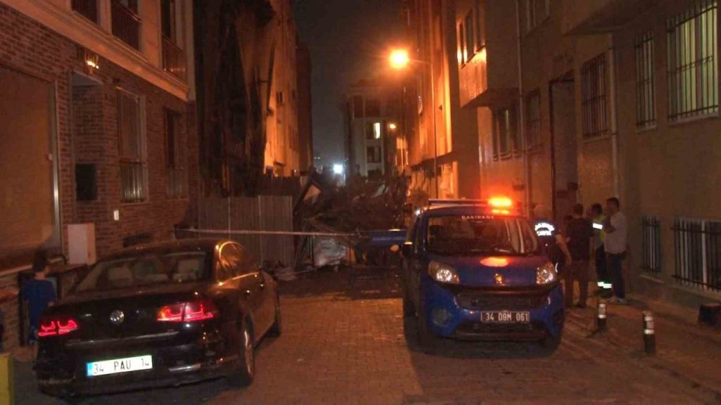 bakirkoyde tarihi ahsap binada cokme meydana geldi 540272a9252c |