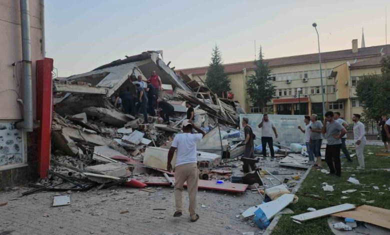 Balıkesir Sındırgı’da 6.1’lik deprem 1 ev yıkıldı ciddi hasar gören yapılar var 1 balikesir sindirgida 61lik deprem 1 ev yikildi ciddi hasar goren yapilar var 6f5d63a90e8a |