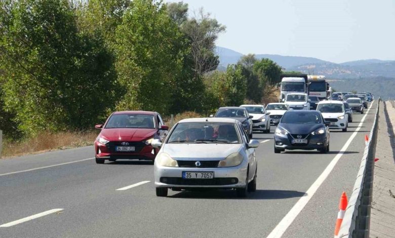 Balıkesir’de yaz tatili bitti, trafik yoğunluğu başladı 1 balikesirde yaz tatili bitti trafik yogunlugu basladi e60c0550877f |