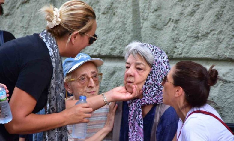 balikesirdeki depremde hayatini kaybeden vatandas son yolculuguna ugurlandi 108f80f38a45 |