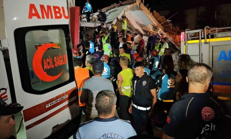 Balıkesir’deki depremde yıkılan binadaki 6 kişinin 6’sı da sağ kurtarıldı 1 balikesirdeki depremde yikilan binadaki 6 kisinin 6si da sag kurtarildi eaa95bbf7edd |