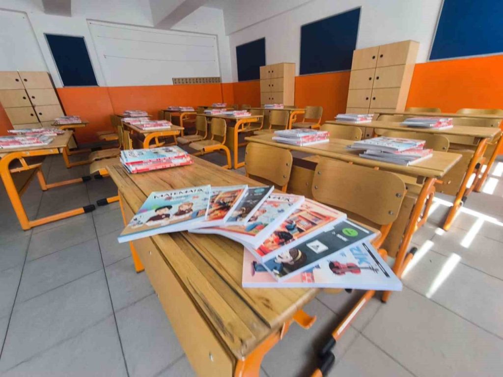 balikesirdeki ogrencilere 2 milyon 32 bin ucretsiz kitap dagitilacak 2da35c33f039 |