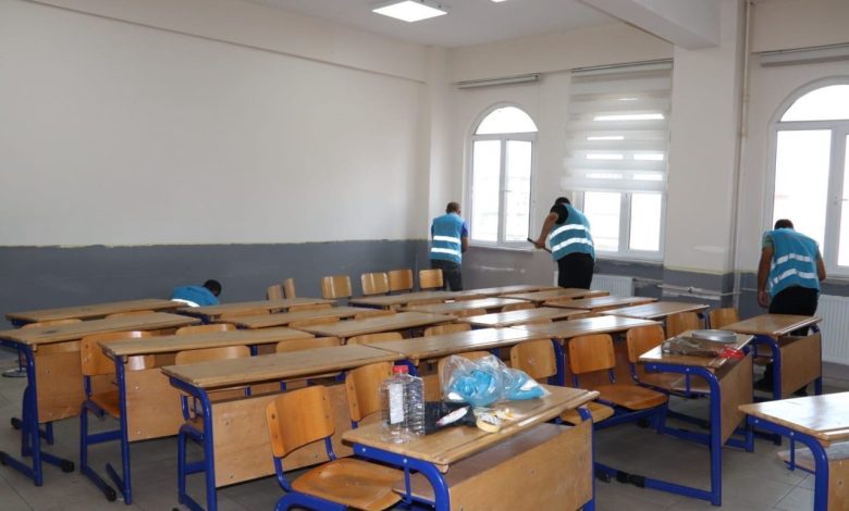 Balıkesir’deki okullar el birliğiyle yenilendi: Denetimli serbestlik yükümlülerinden eğitime katkı 1 balikesirdeki okullar el birligiyle yenilendi denetimli serbestlik yukumlulerinden egitime katki 41a4332b4eb3 |