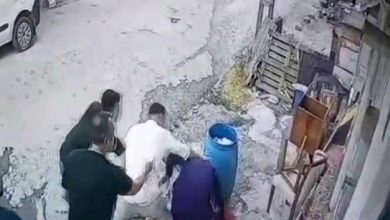 basaksehirde mavi bidon tartismasi 70 yasindaki kadinin camlarini kirip darp ettiler 01cee7e3eda4 |