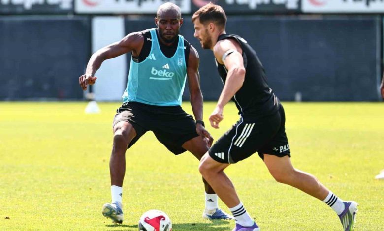 Beşiktaş, St. Patrick’s maçı hazırlıklarını sürdürdü 1 besiktas st patricks maci hazirliklarini surdurdu 6bbe2c02e2d8 |