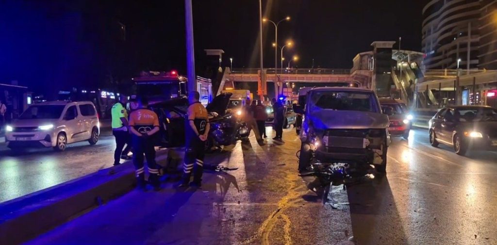 beylikduzunde makas atan surucu kazaya neden oldu 1 yarali b074cad444d4 |