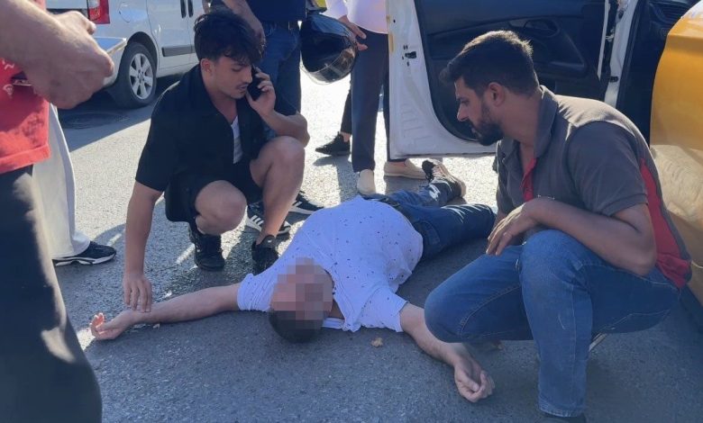 beyoglunda taksici bayginlik gecirdi vatandaslar basindan ayrilmadi 19f7a40772cd |