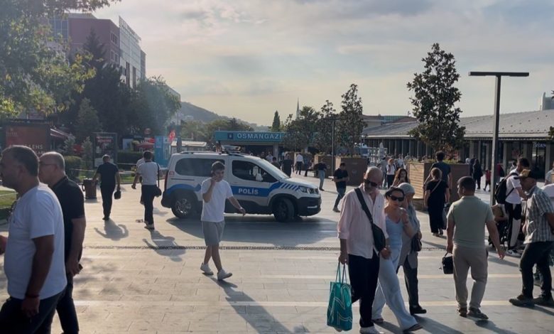 Bıçakla geldi tek yumrukta yere serdi...O anlar kamerada 1 bicakla geldi tek yumrukta yere serdio anlar kamerada bc60cfa660af |