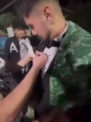 bursada dugunde sira disi hediye damada 400 bin liralik cek takti f28523d47f26 |