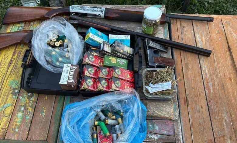 bursada jandarmadan uyusturucu operasyonu cok sayida silah ve muhimmat da ele gecirildi 8108b2532844 |
