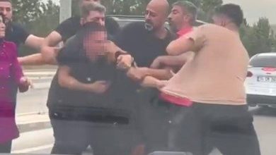 bursada yol verme kavgasi kamerada vatandaslar zor ayirdi 490b492fe6f2 |