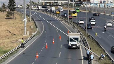 buyukcekmecede siddetli ruzgardan aydinlatma diregi yan yatti e 5 trafige kapatildi 4c306cba2482 |