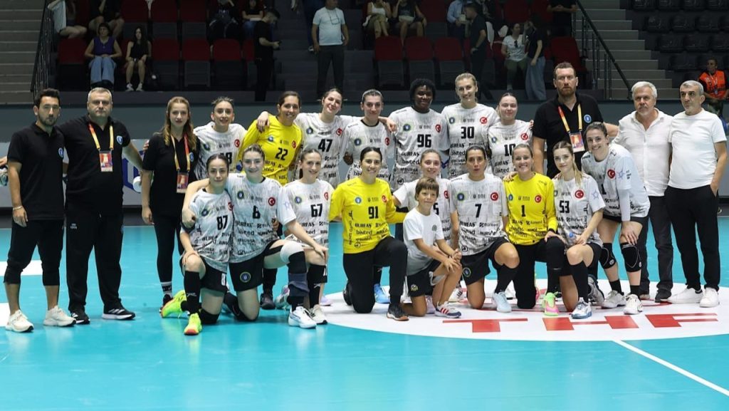 buyuksehir hentbol takimi finalde 8cd8e55b37f3 |