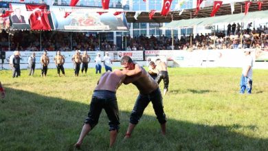 canakkalede geleneksel tarihi cardak yagli gureslerinin 291incisi duzenlendi 7ef928d08590 |