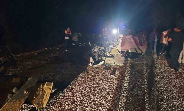 canakkalede iki arac kafa kafaya carpisti 6 olu 80a110756116 |