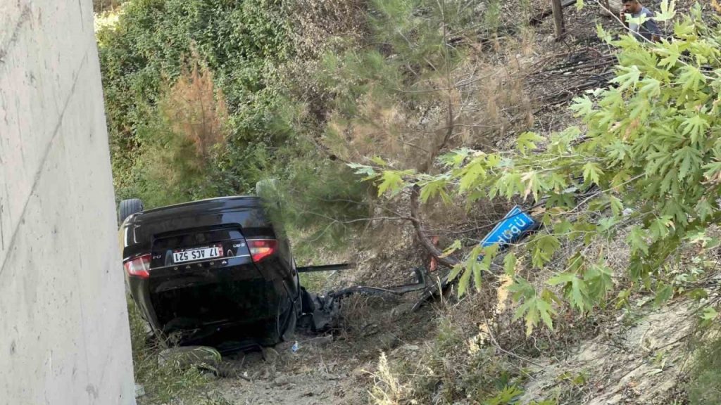 canakkalede kontrolden cikan otomobil viyadukten uctu 3 yarali 86a5f3f8500d |