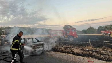 canakkalede yanan aractaki alevler tarlaya sicradi a29683f5e759 |