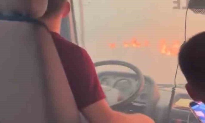 Çanakkale’deki yangında alevlerin arasında kalan ekibin görüntüleri ortaya çıktı 1 canakkaledeki yanginda alevlerin arasinda kalan ekibin goruntuleri ortaya cikti 73c01c7e1efd |