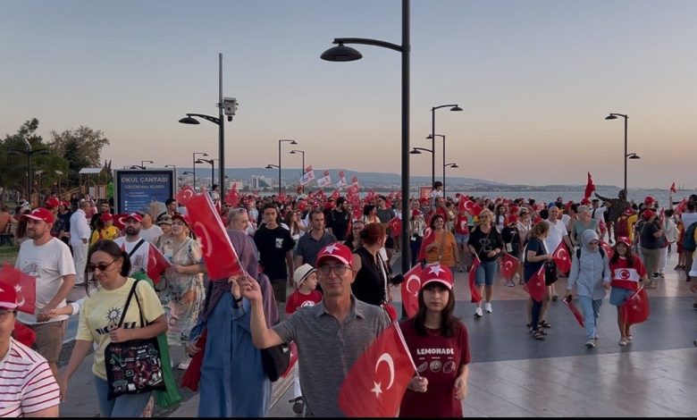 Çanakkaleliler 30 Ağustos Zafer Bayramı için yürüdü 1 canakkaleliler 30 agustos zafer bayrami icin yurudu 6a66136059fa |