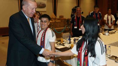 cumhurbaskani erdogan yuksekovaspor kadin futbol takimini kabul etti 769c1d218d2d |