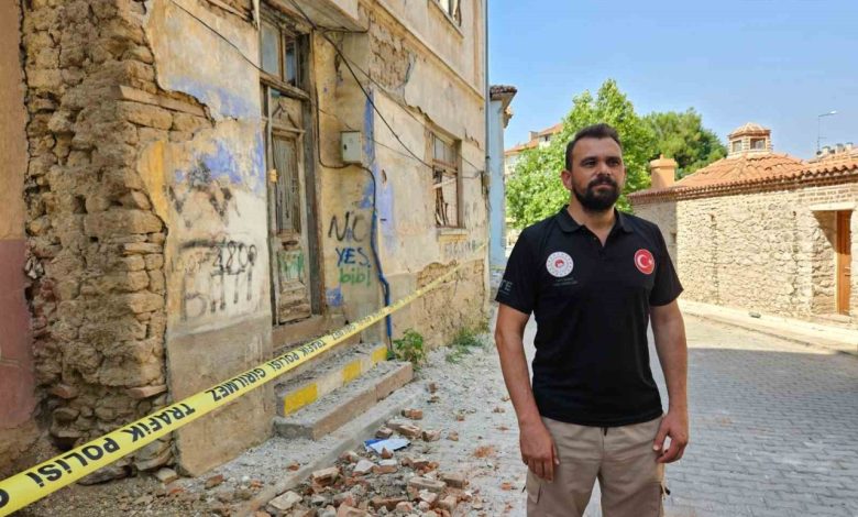 Depremde hasar gören Sındırgı’da bilimsel çalışmalar sürüyor 1 depremde hasar goren sindirgida bilimsel calismalar suruyor 9f74f60d742e |