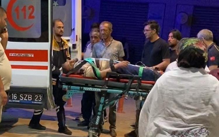 devrilen traktorun surucusu agir yaralandi c33408fafd2a |