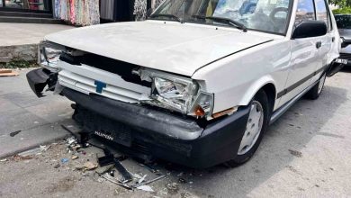 direksiyon hakimiyetini kaybeden minibus surucusu park halindeki 4 otomobile carpti 90eb78ea4488 |