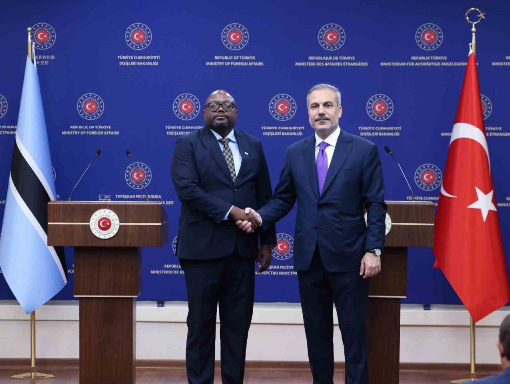 disisleri bakani fidan gazzedeki en buyuk tehdit iki milyon insanin aclikla pencelesiyor olmasi 26ca6b1ffd81 |