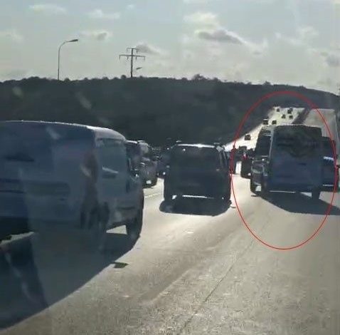 Düğün konvoyunda tehlikeli hareketler kamerada 1 dugun konvoyunda tehlikeli hareketler kamerada 52152397cf00 |