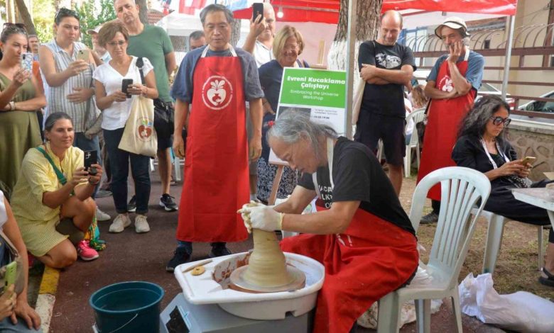 Dünya, çömleğin kalbi Menemen’de buluşuyor 1 dunya comlegin kalbi menemende bulusuyor eec0ec3ec847 |