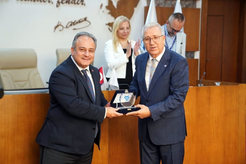 ege universitesi 70 yilinda 70 tyc logosuyla turkiye birincisi 80d0bf9e8c55 |