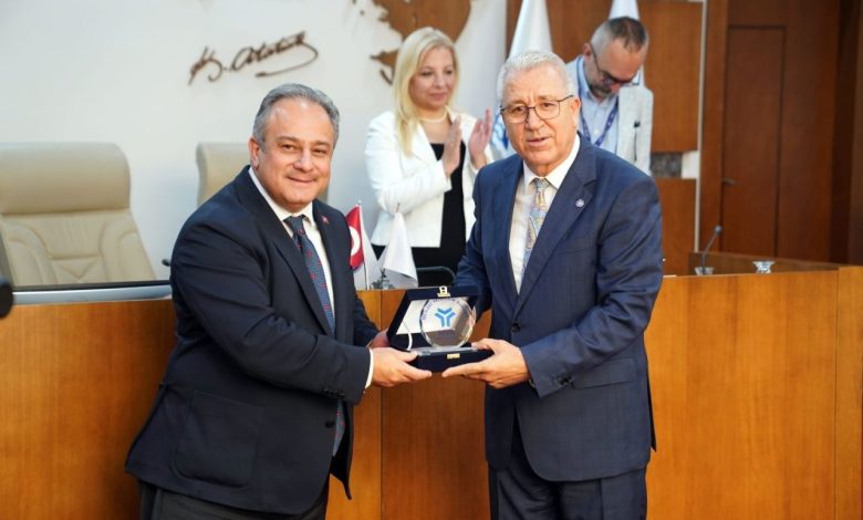 Ege Üniversitesi 70. yılında 70 TYÇ logosuyla Türkiye birincisi 1 ege universitesi 70 yilinda 70 tyc logosuyla turkiye birincisi 80d0bf9e8c55 |