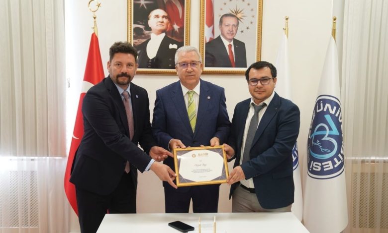 ege universitesinden dr ogr uyesi veysel baya bagep 2025 odulu dcc547dcbade |