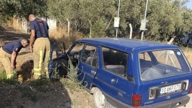 erdekte trafik kazasi arac yan yatti surucu altinda kaldi 2290f050690f |