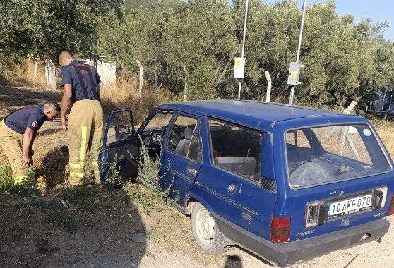 erdekte trafik kazasi arac yan yatti surucu altinda kaldi 2290f050690f |