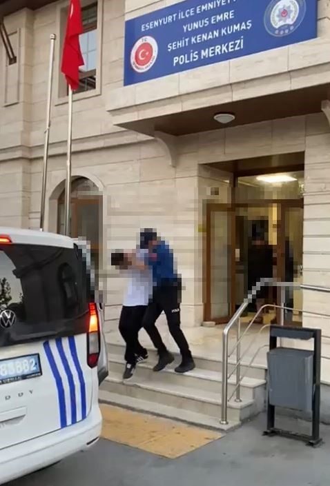 esenyurtta sokak ortasinda silahli sopali kavgada 2 supheli yakalandi 68e14feb3aa9 |