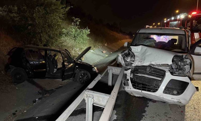 eyupsultanda 2 arac carpisti 1i agir 2 kisi agir yarali ef8ed2271611 |