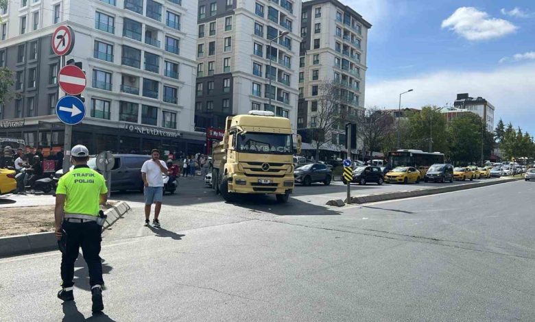 Eyüpsultan’da hafriyat kamyonu kadını ezdi 1 eyupsultanda hafriyat kamyonu kadini ezdi 3fc7899a9815 |