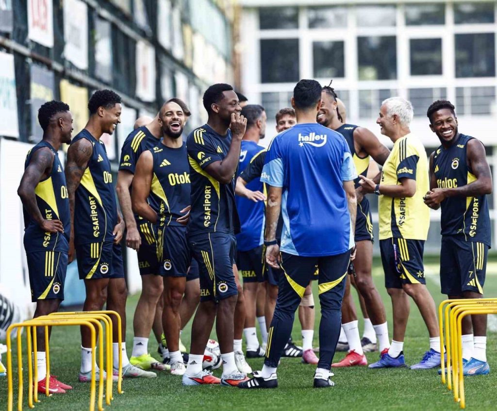 fenerbahce goztepe macinin hazirliklarina basladi 49998f733839 |