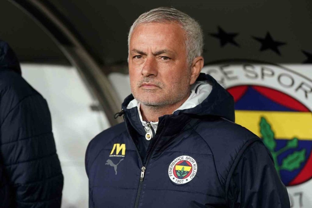 fenerbahcede jose mourinho donemi sona erdi 73f17918776c |