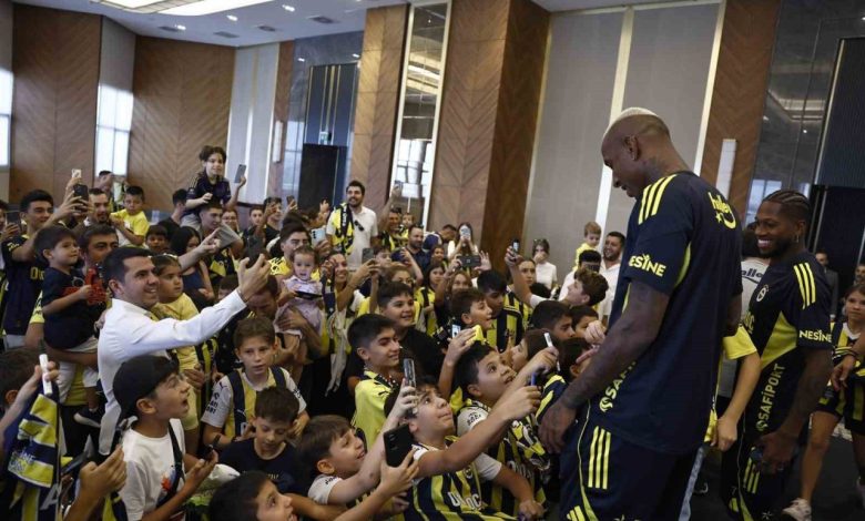 Fenerbahçeli futbolcular, Ankara’da çocuklarla buluştu 1 fenerbahceli futbolcular ankarada cocuklarla bulustu 5e9952d0db47 |