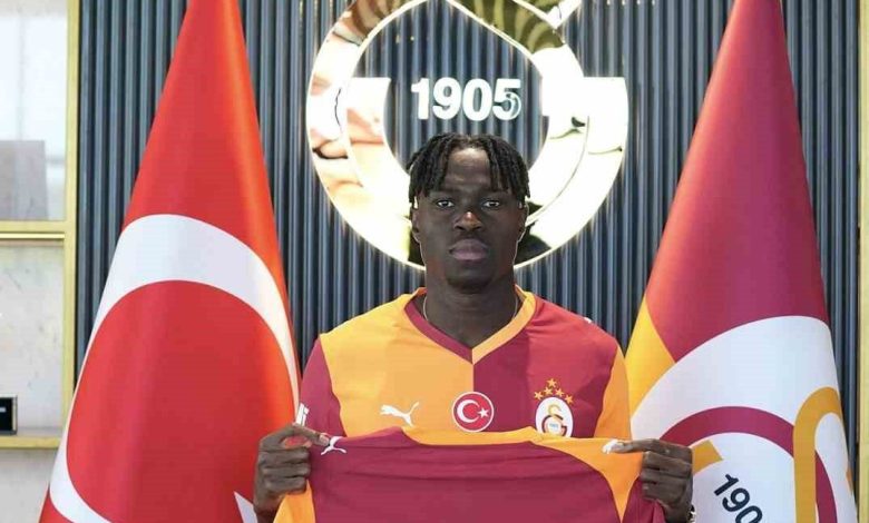 Galatasaray, Wilfried Singo ile 5 yıllık sözleşme imzaladı 1 galatasaray wilfried singo ile 5 yillik sozlesme imzaladi 01f70a90d31e |