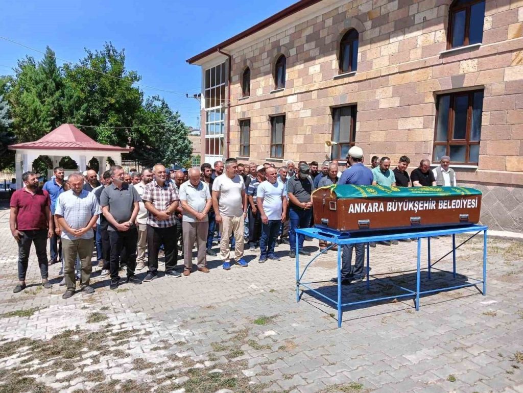 golde bogulan kuzenini kurtarmaya calisirken vefat eden adam son yolcuguna ugurlandi c72d3b4b30fd |